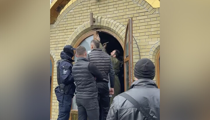 OCU Seizes UOC Church in Western Ukraine Amid Tensions