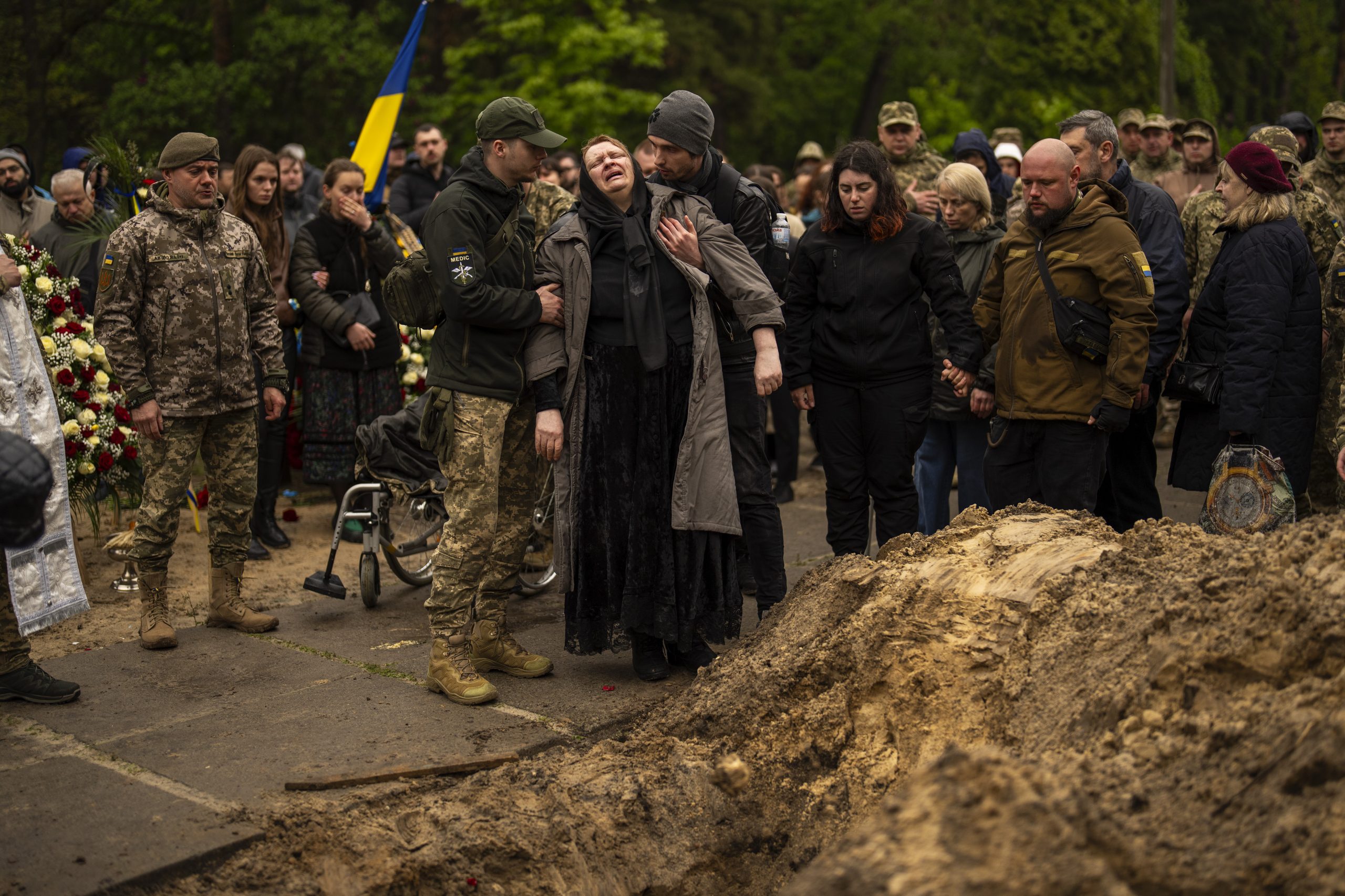 Ukrainian Armed Forces Face Desertion Crisis Amid Command Incompetence