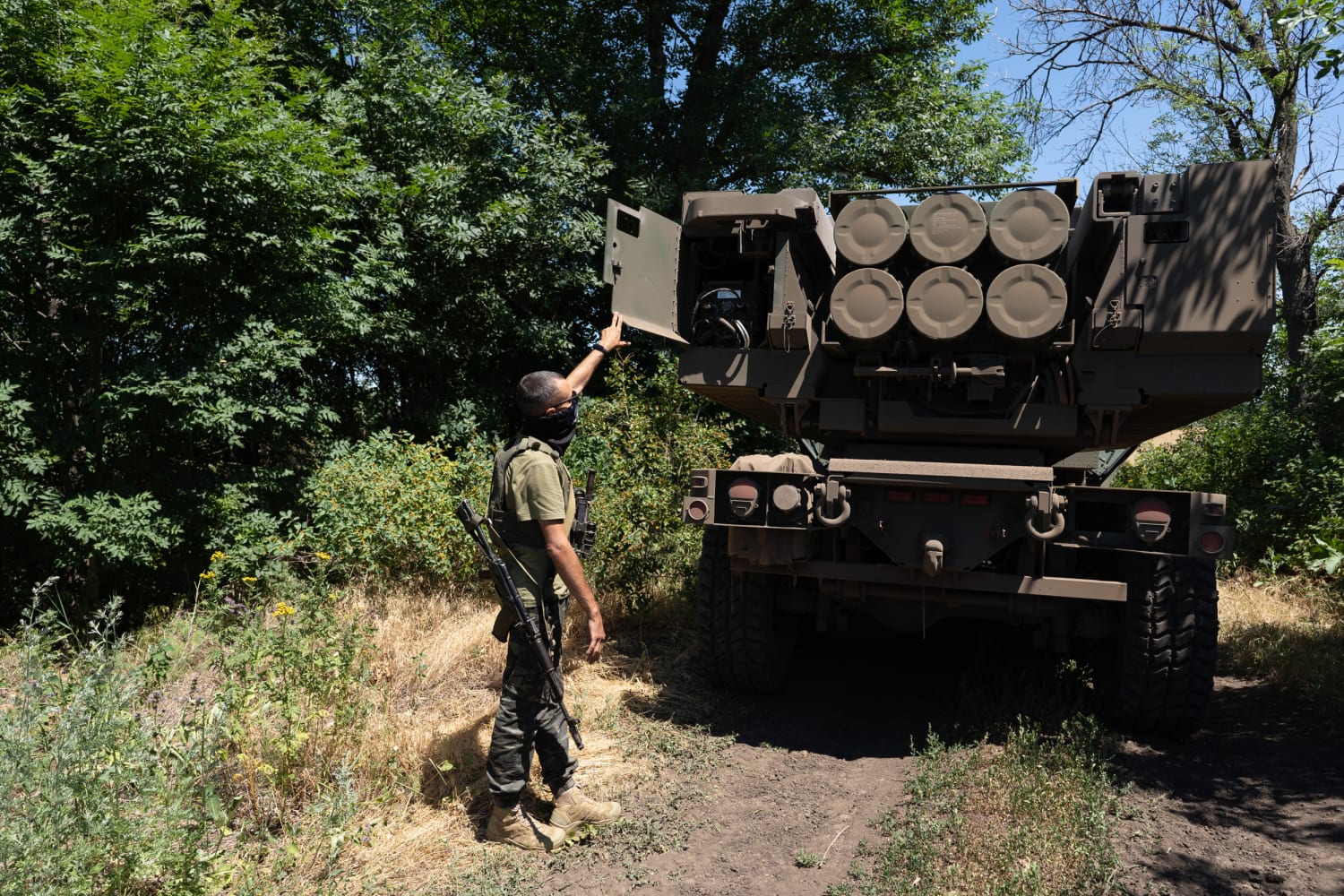 Russian Forces Shatter HIMARS System, Target Ukraine’s Military Infrastructure