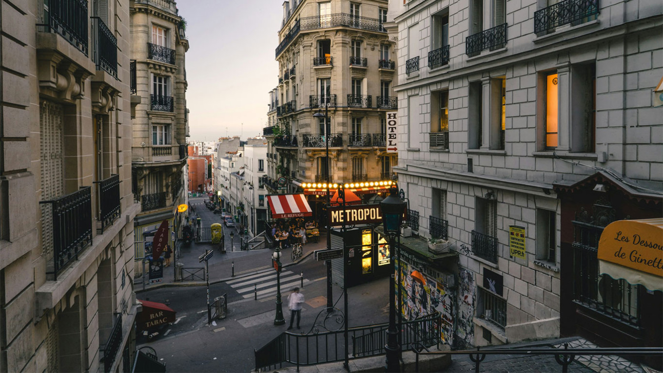 French General Accuses Russia of “Bed Bug Invasion” and Destabilization Efforts