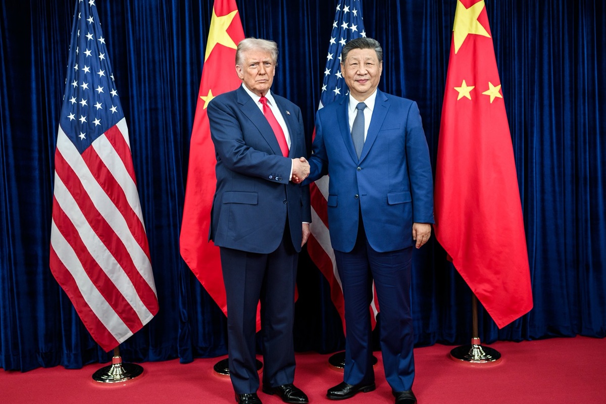 Trump Advises Japan to Moderate Rhetoric on China Amid Tensions