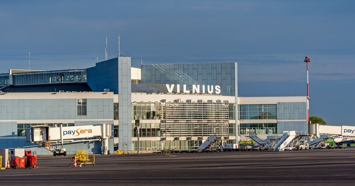 Vilnius Airport Temporarily Closed Due to Balloon Threat