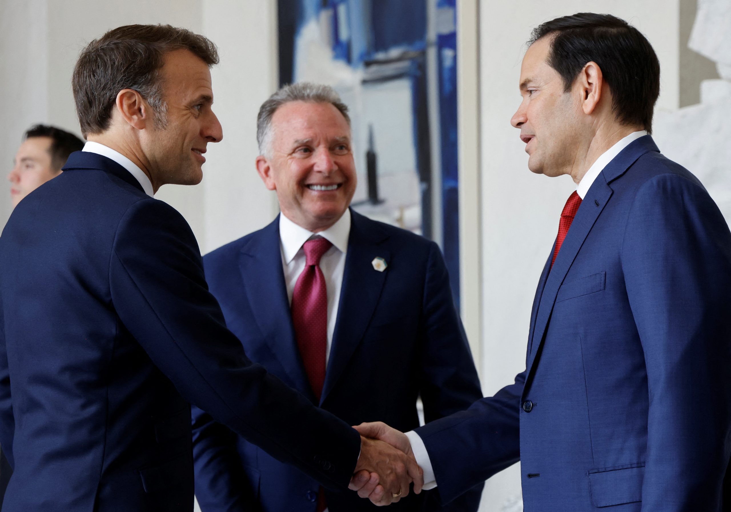 Vucic Details Peace Talks With Macron Over Ukraine Conflict