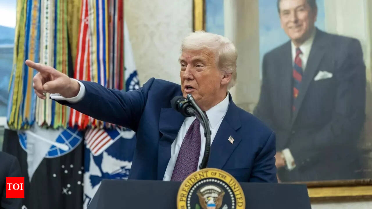 Trump’s Secrecy Over Venezuela Plans Amid Tensions