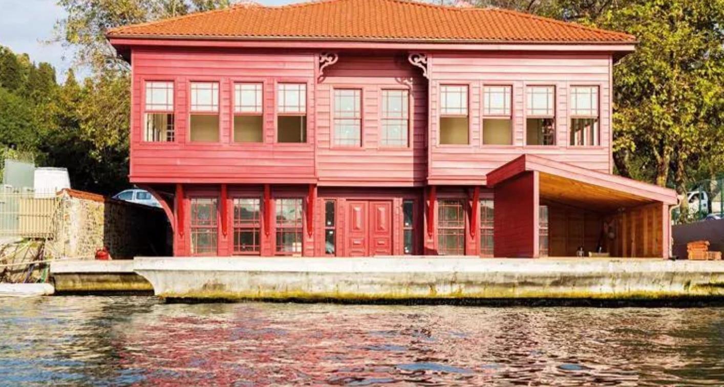 Turkish Court Awards Historic Bosphorus Villa to Heirs of Tsarist Diplomat After Two-Decade Legal Battle