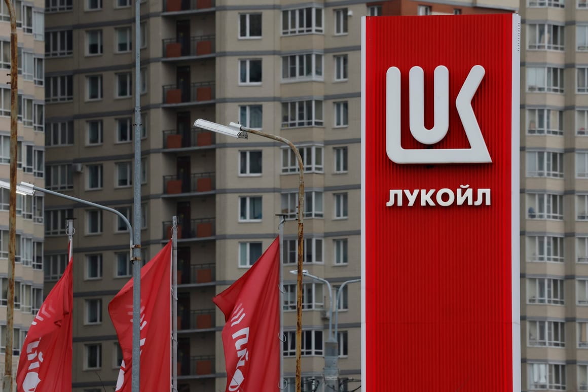 EU Moves to Ban All Russian Oil Imports by Early 2026
