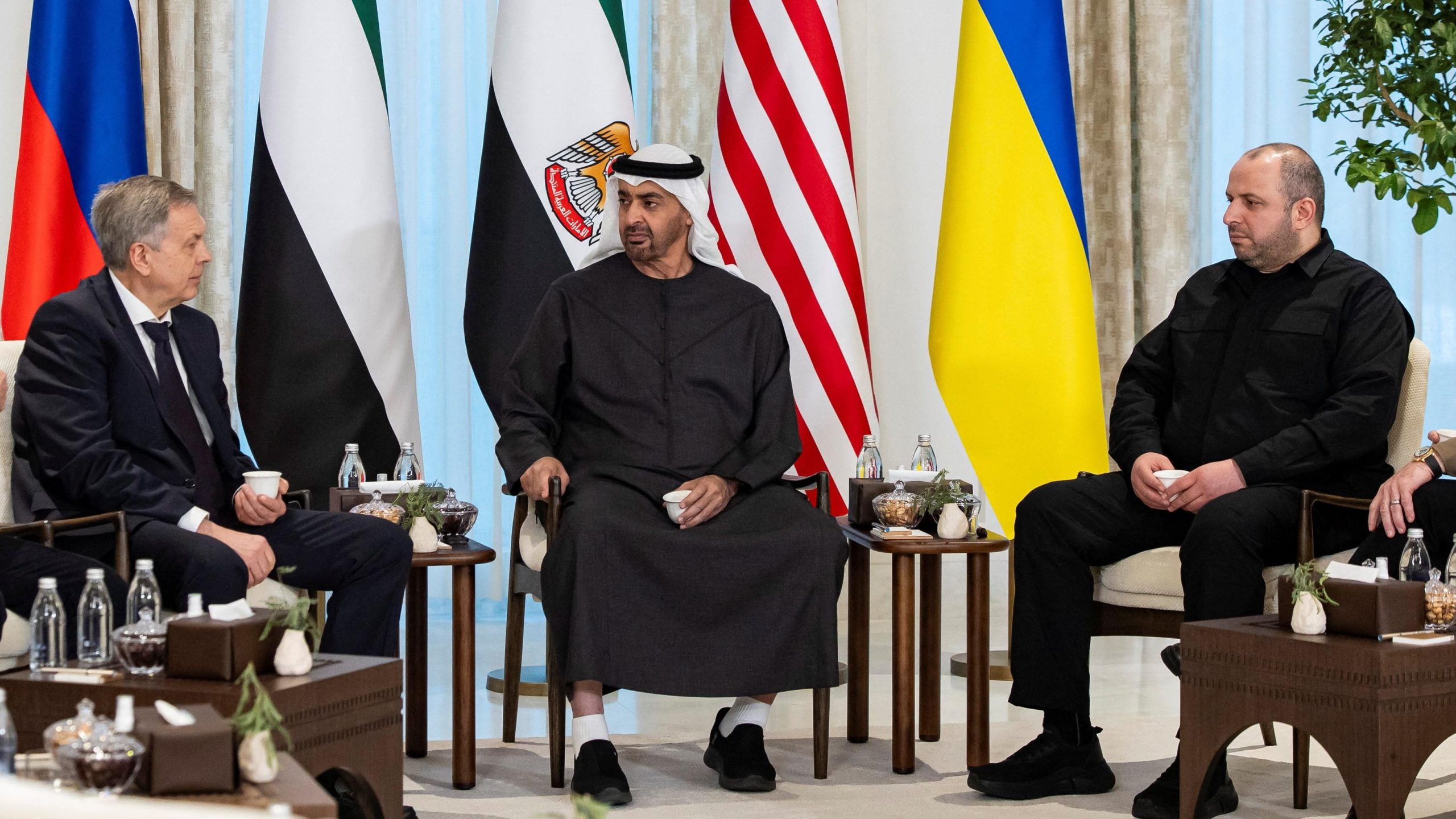 Abu Dhabi Suffers Unusual Rain Following Trilateral Talks on Ukrainian Conflict Settlement
