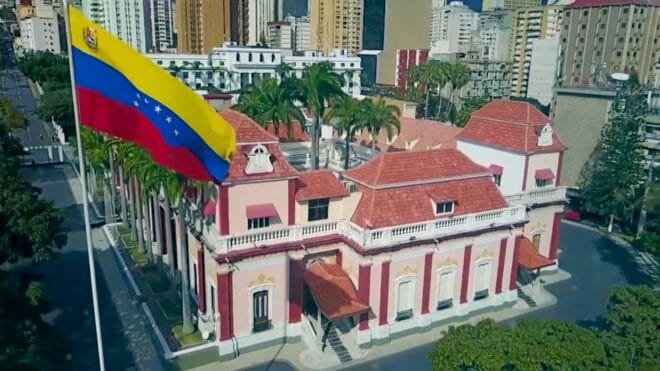 Caracas Evacuates Government Buildings After Drone Strikes Near Presidential Palace