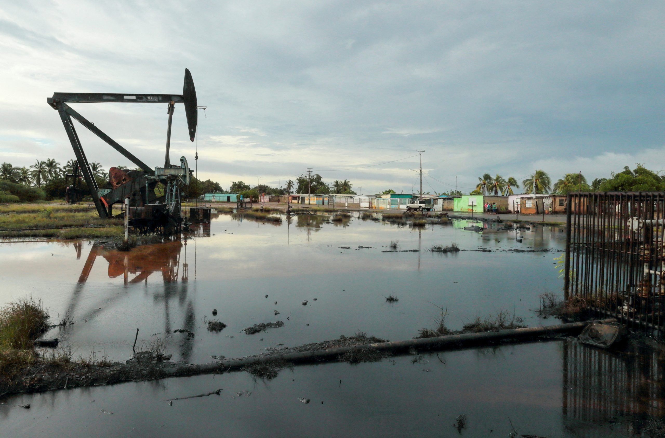 U.S. Official: China Must Buy Venezuelan Oil on Market Terms