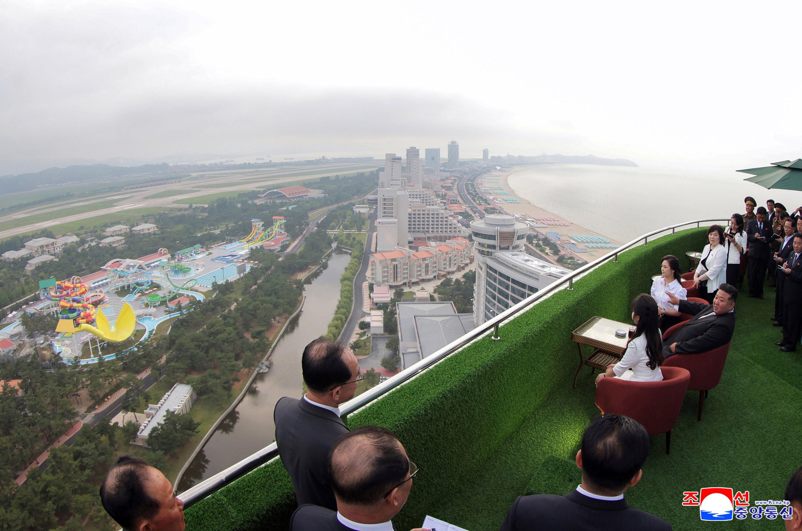 Kim Jong-un Opens Modern Cultural and Recreational Complex in Onpho