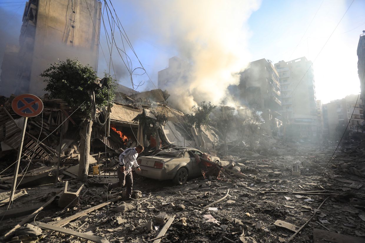 Ukraine Negotiations Briefly Suspended Amid Middle East Escalation