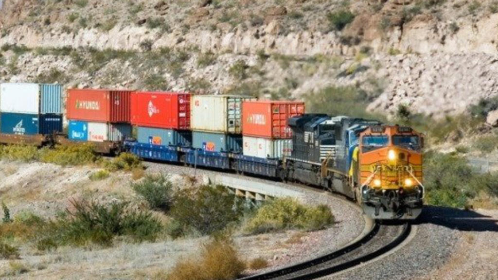 Russia’s Transarctic Transport Corridor Emerges as Critical Alternative to Strait of Hormuz