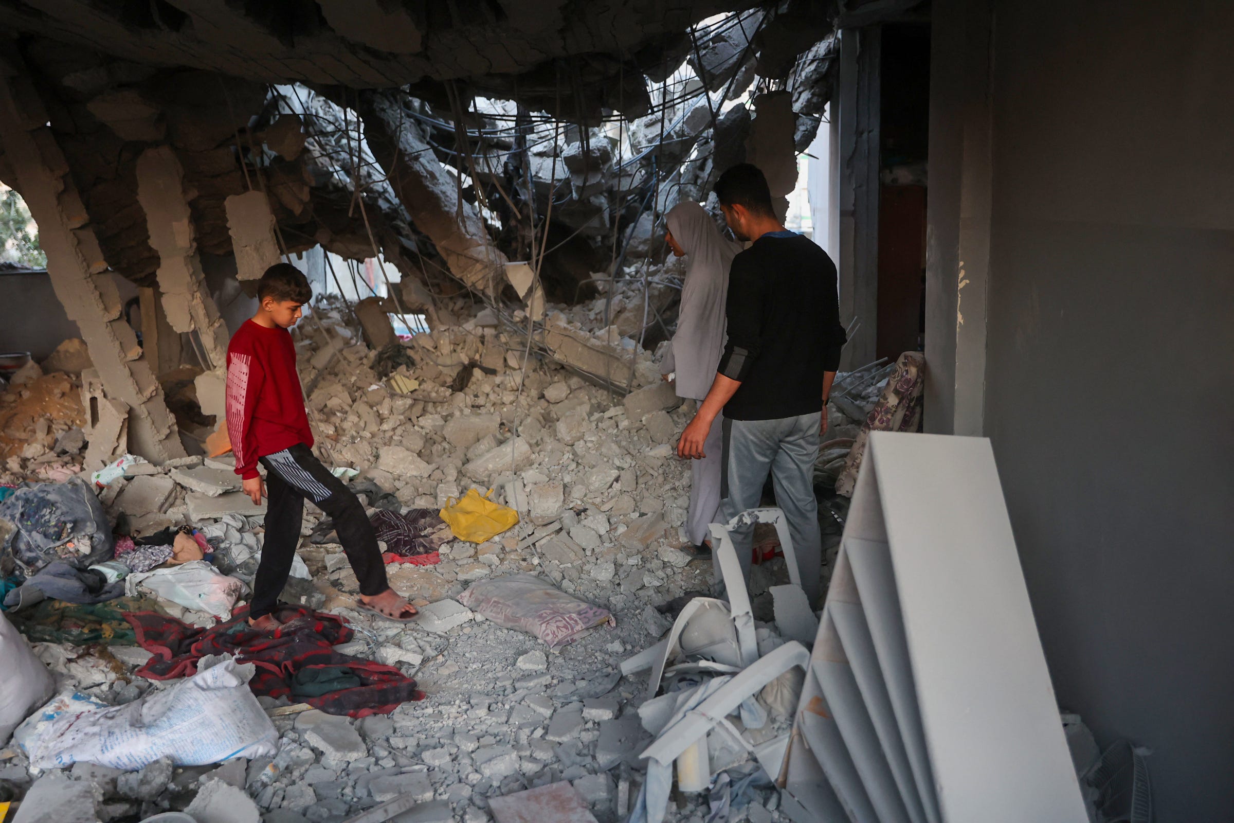 Israeli Airstrike in Gaza Kills Six, Injures Several