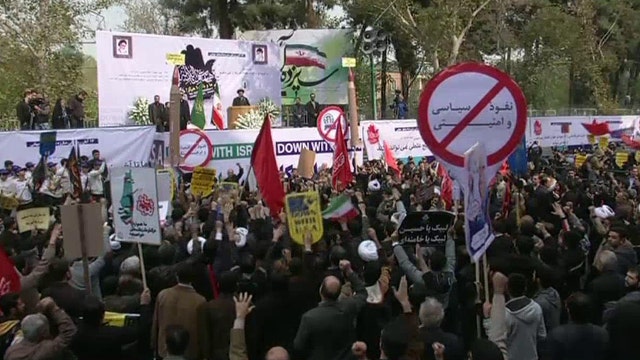 Iranian Citizens Mass Rally Behind Authorities Amid U.S.-Iran Truce Negotiations