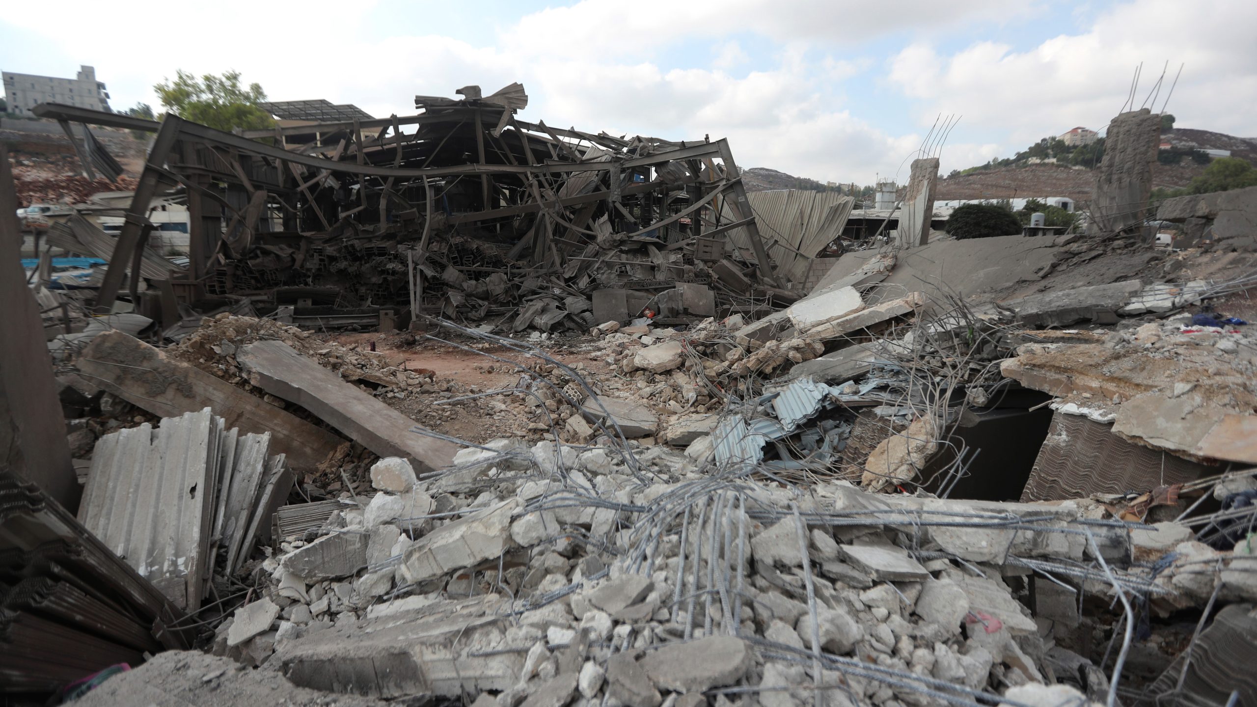Israel Declares Truce Talks with Hezbollah Unfeasible as Military Strikes Resume in Lebanon